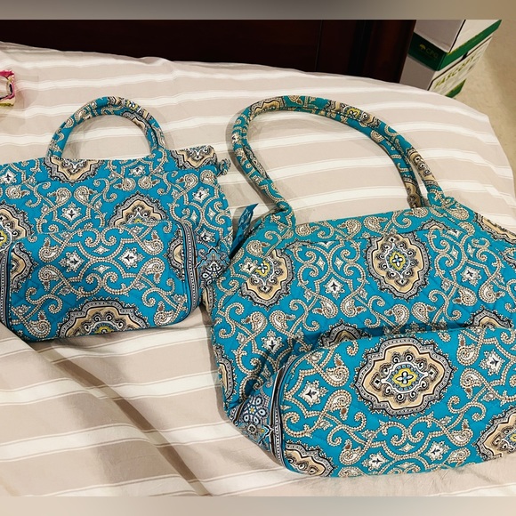 Vera Bradley retired pattern lot of two handbags, turquoise - Picture 1 of 1